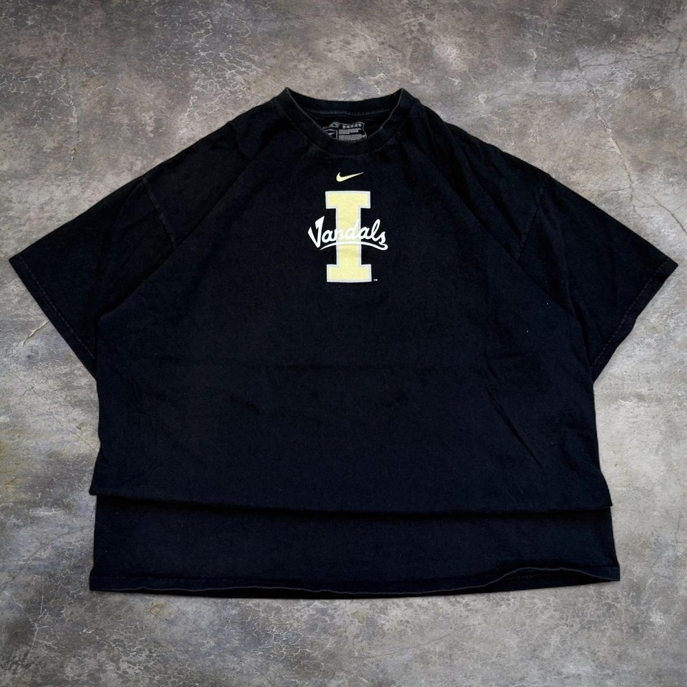 Nike Center Swoosh Idaho Vandals Black Tee Men's Size XXL Sportswear Y2K
